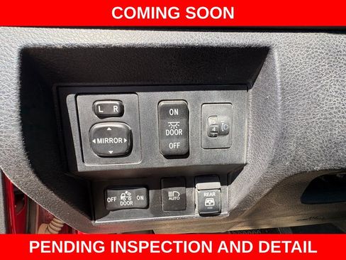 Used 2021 Toyota Tundra SR5 w/ SR5 Leather Package AWD/4WD image 19