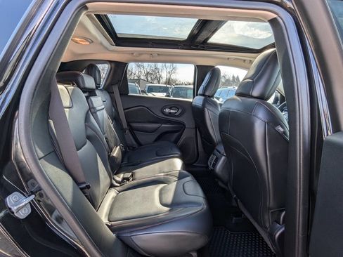 Used 2016 Jeep Cherokee Trailhawk w/ Comfort/Convenience Group image 14