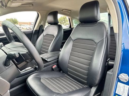 Used 2018 Ford Fusion SE w/ Equipment Group 201A FWD image 11