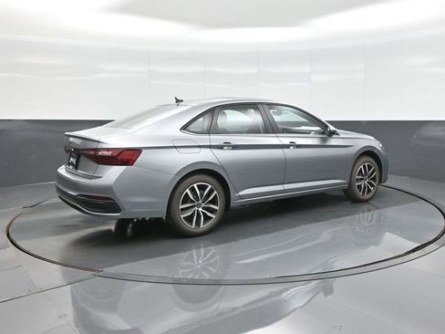New 2026 Volkswagen Jetta SE FWD image 7