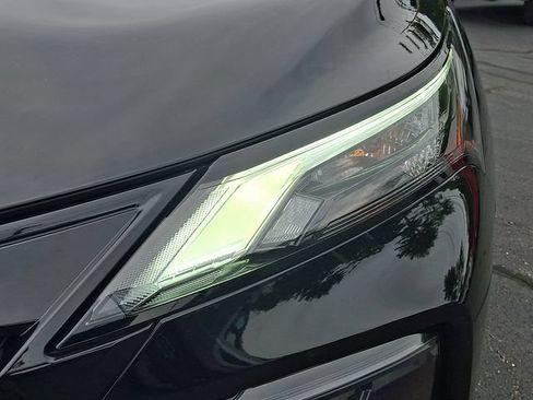 Used 2025 Nissan Rogue SV AWD/4WD image 9