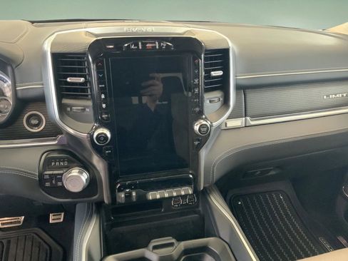 Used 2022 RAM 1500 Limited AWD/4WD image 18