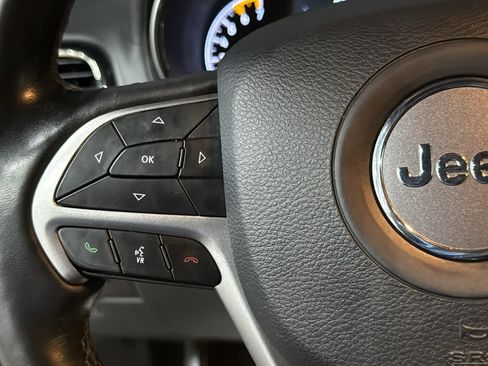 Used 2020 Jeep Grand Cherokee High Altitude AWD/4WD image 12