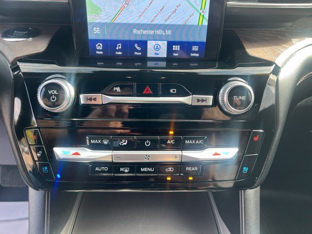 Used 2023 Ford Explorer Platinum w/ Technology Package AWD/4WD image 30