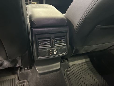 Used 2026 Subaru Outback Premium image 16
