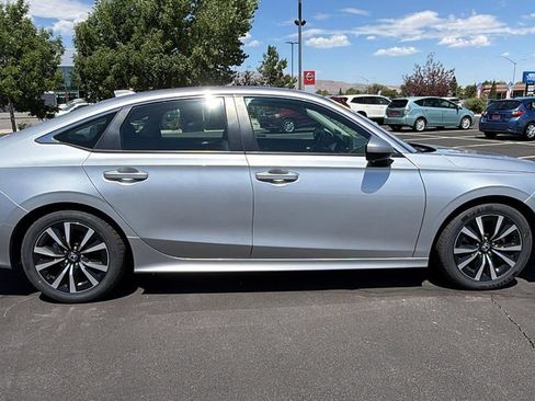 Used 2024 Honda Civic EX image 2