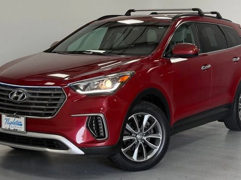 Used 2018 Hyundai Santa Fe SE w/ Cargo Package FWD image 1