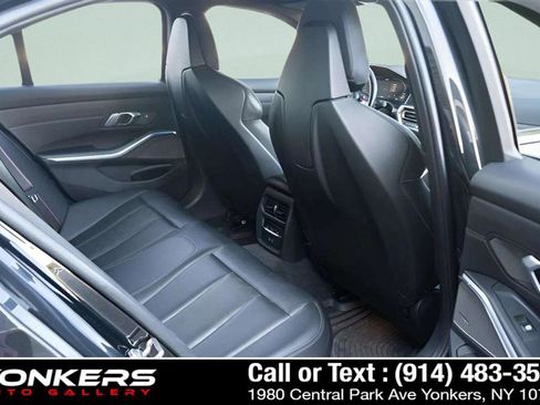 Used 2022 BMW M3 Competition w/ M Carbon Exterior Package image 36