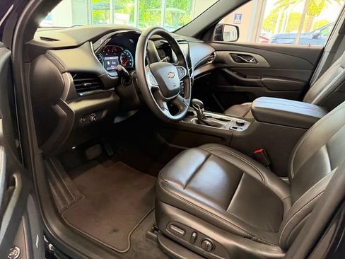 Used 2023 Chevrolet Traverse LT w/ LT Premium Package AWD/4WD image 12