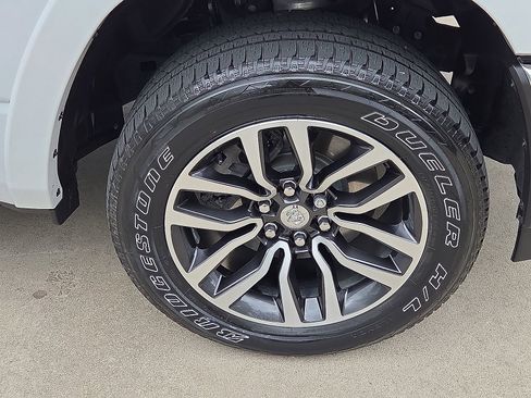 Used 2025 RAM 1500 Limited AWD/4WD image 7