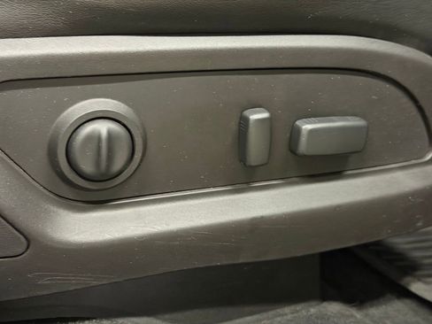 Used 2017 Buick Enclave Leather image 23