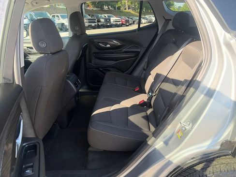 Used 2024 GMC Terrain SLE AWD/4WD image 24