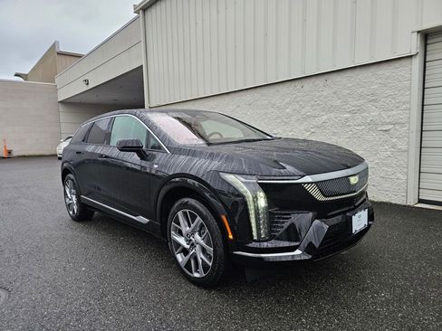 New 2026 Cadillac Optiq Luxury 2 image 11
