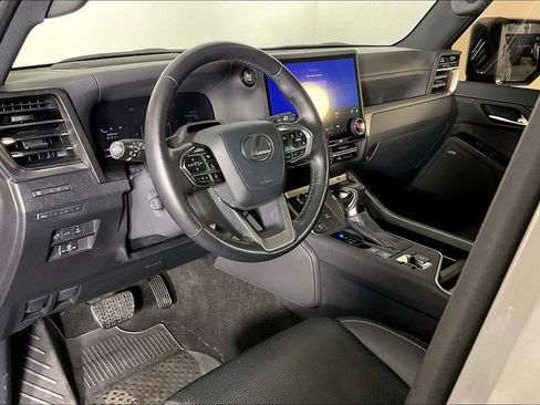 Used 2024 Lexus GX 550 image 18