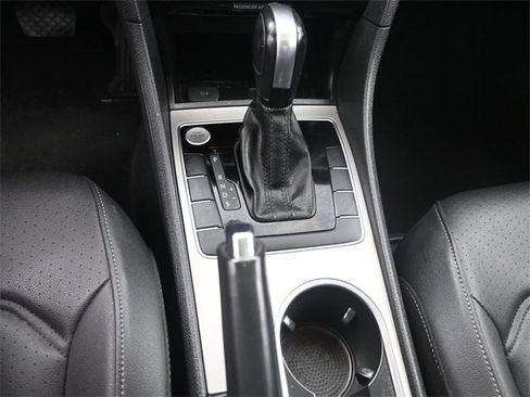 Used 2022 Volkswagen Passat 2.0T SE image 4