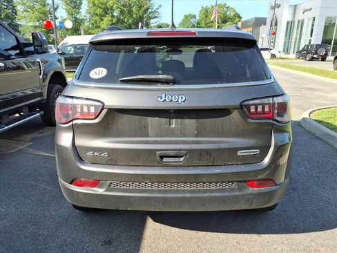 Used 2018 Jeep Compass Latitude w/ Popular Equipment Group AWD/4WD image 7