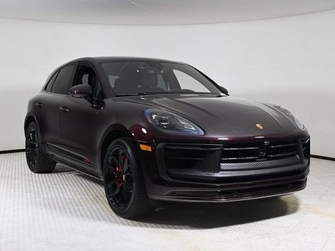 Certified 2026 Porsche Macan GTS image 9