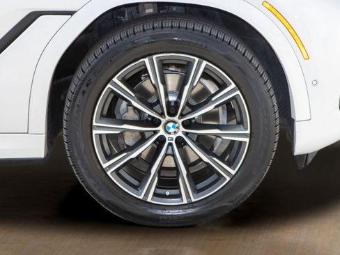 Used 2023 BMW X6 xDrive40i w/ M Sport Package image 40