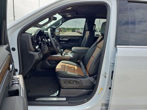 New 2026 Chevrolet Silverado 1500 High Country w/ Technology Package AWD/4WD image 19