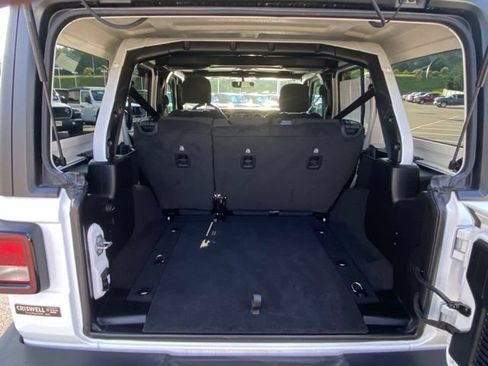 Used 2019 Jeep Wrangler Unlimited Sport S AWD/4WD image 9