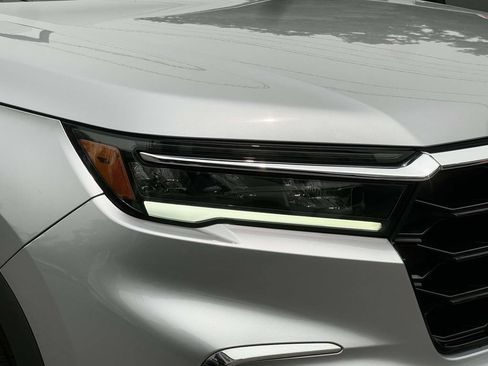 Used 2023 Honda Pilot Elite image 9