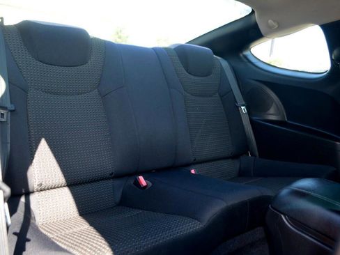 Used 2011 Hyundai Genesis 2.0T image 21