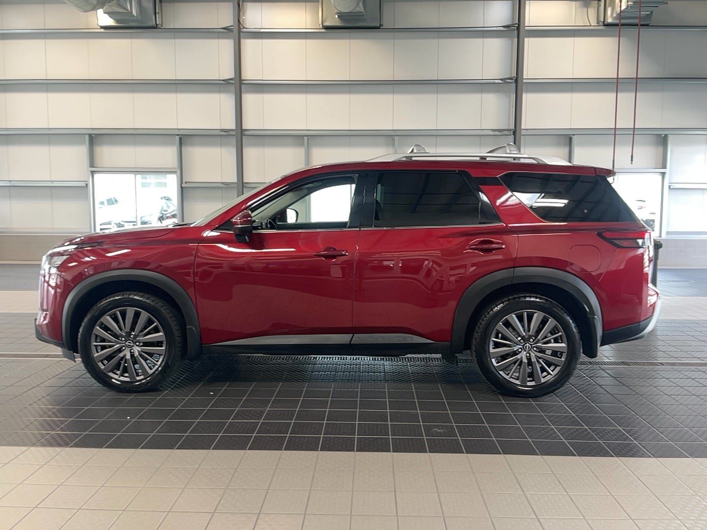Used 2023 Nissan Pathfinder SL w/ SL Premium Package AWD/4WD image 4