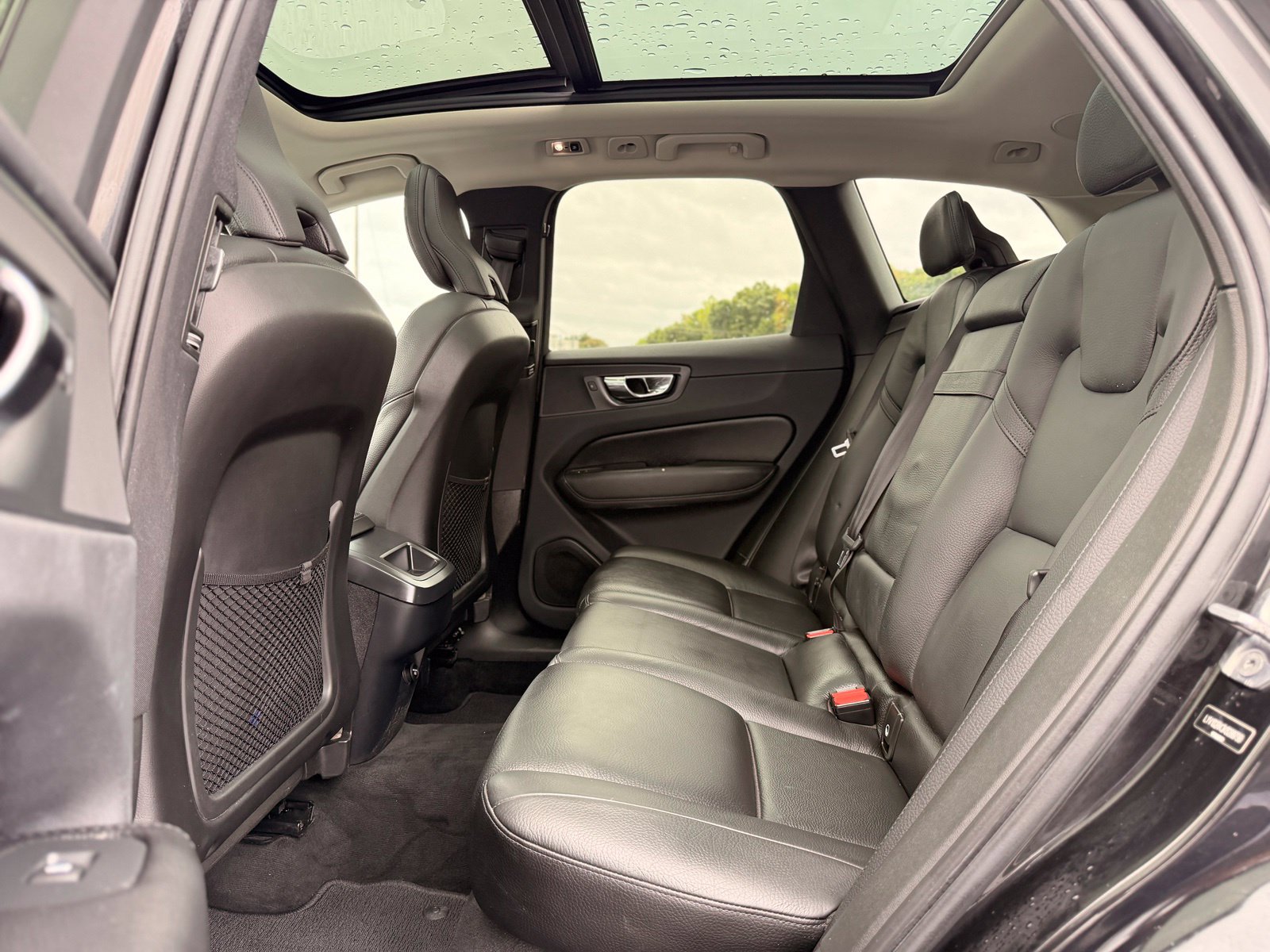 Used 2019 Volvo XC60 T5 Momentum w/ Multimedia Package AWD/4WD image 21