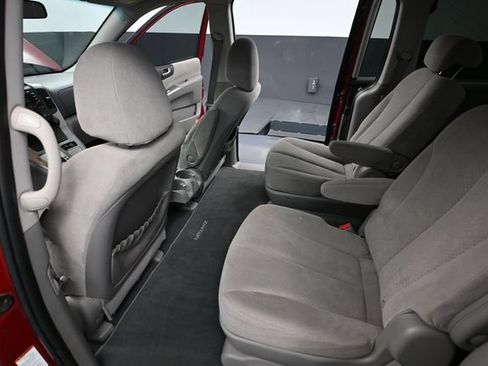 Used 2008 Hyundai Entourage GLS FWD image 29