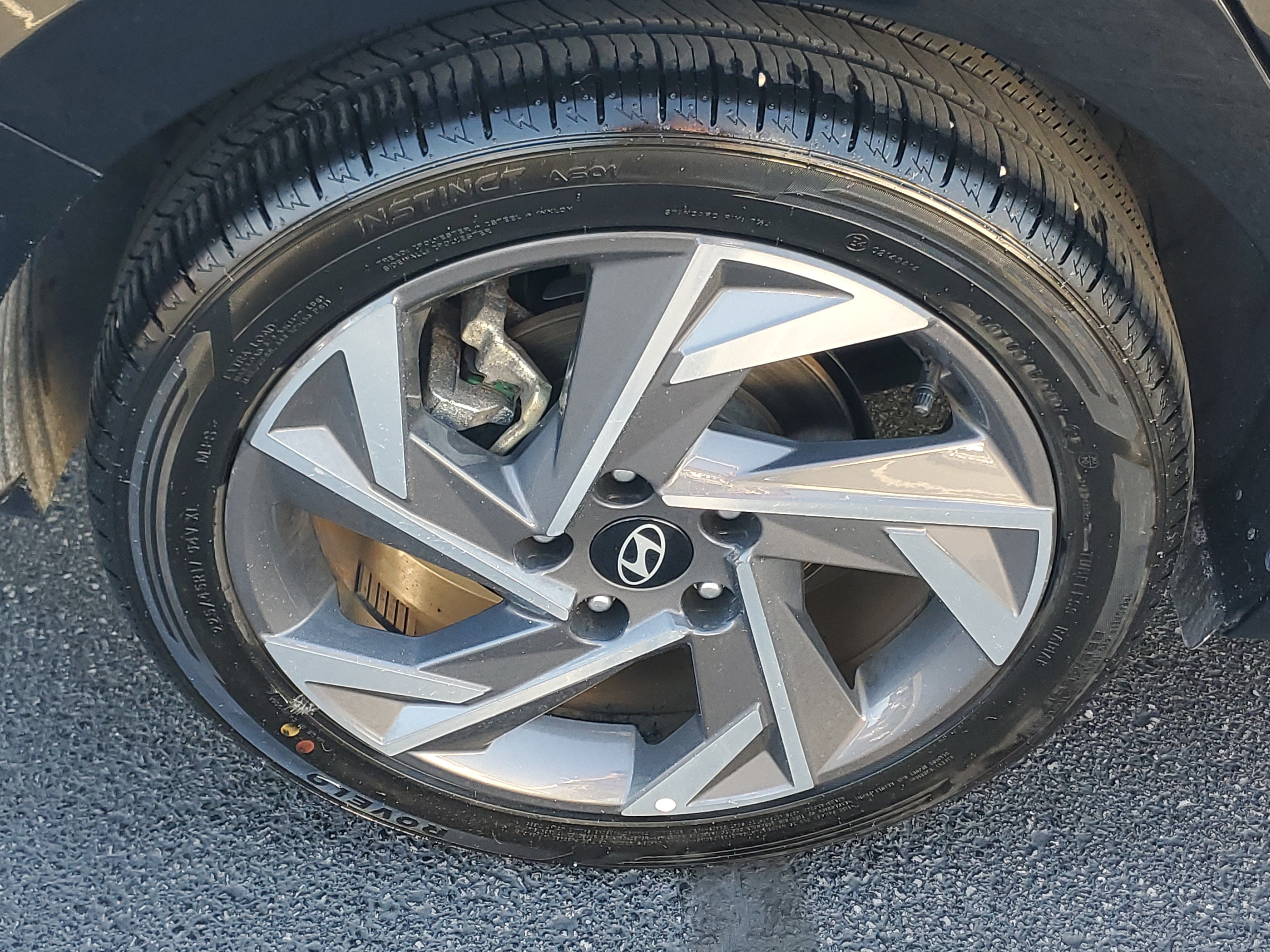 Used 2025 Hyundai Elantra SEL FWD image 6