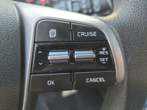 Used 2020 Kia Sorento LX FWD image 18