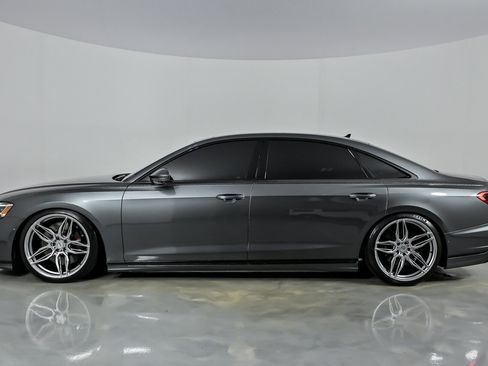 Used 2022 Audi S8 AWD/4WD image 8