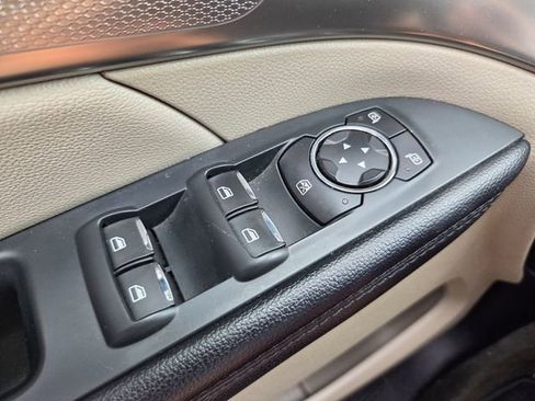 Used 2018 Ford Explorer XLT w/ Equipment Group 202A FWD image 30