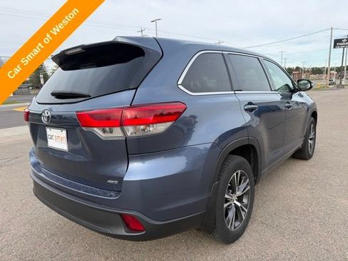 Used 2017 Toyota Highlander LE AWD/4WD image 5