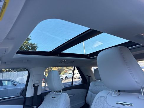 Used 2025 Ford Explorer Platinum w/ Ultimate Package image 12