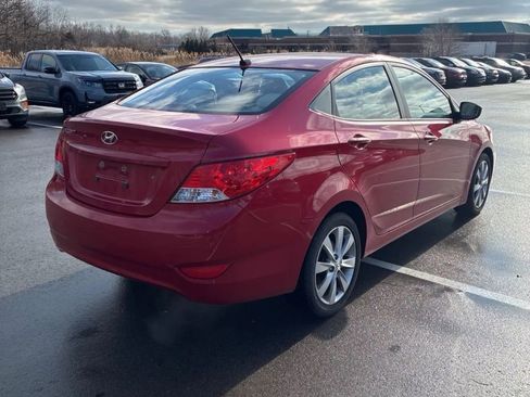Used 2013 Hyundai Accent GLS w/ Premium Pkg image 2
