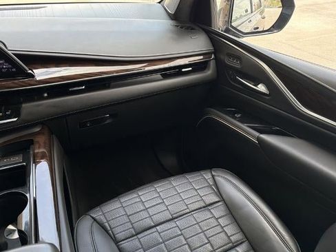 Certified 2022 Cadillac Escalade Sport Platinum w/ LPO, ONYX Package AWD/4WD image 24