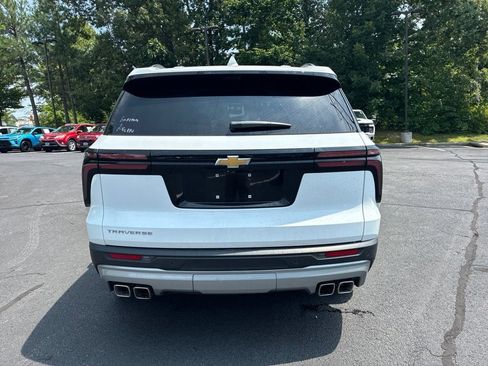 Used 2026 Chevrolet Traverse LT w/ Driver Confidence Package FWD image 6