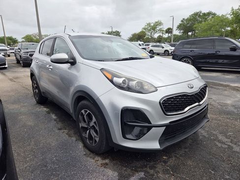 Used 2020 Kia Sportage LX image 2