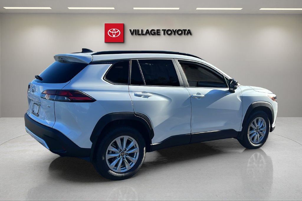 New 2026 Toyota Corolla Cross LE FWD image 5