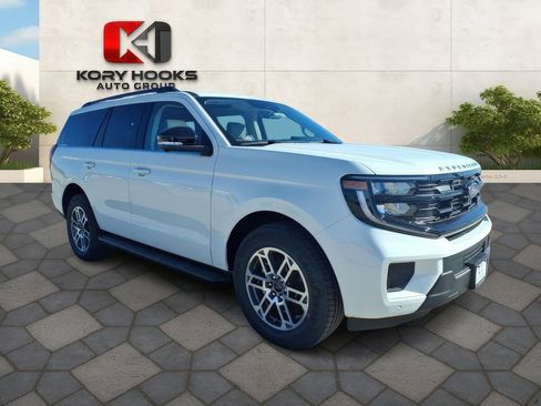 New 2026 Ford Expedition Active image 4