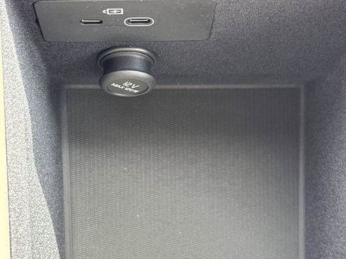 New 2026 Volvo XC90 B6 Ultra image 33