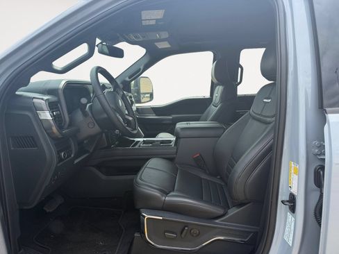 Used 2026 Ford F450 Platinum AWD/4WD image 9