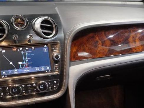 Used 2018 Bentley Bentayga AWD/4WD image 21