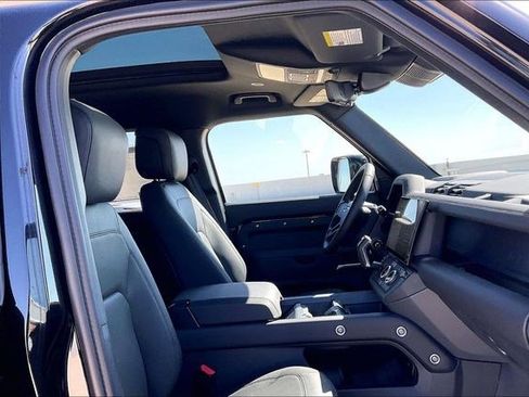 New 2026 Land Rover Defender 110 X-Dynamic SE image 12