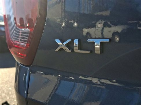 Used 2018 Ford Explorer XLT w/ Equipment Group 201A image 31