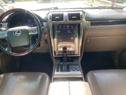 Used 2018 Lexus GX 460 Premium AWD/4WD image 25