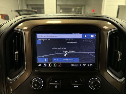 Used 2022 Chevrolet Silverado 1500 High Country w/ Safety Package II AWD/4WD image 20