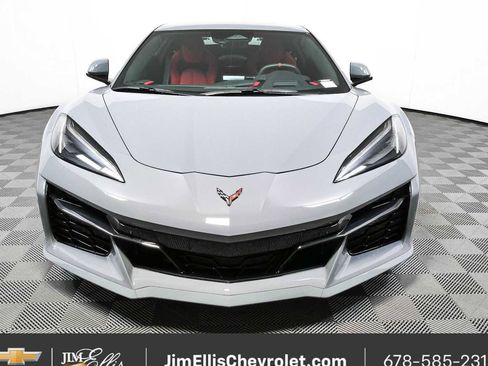 Used 2025 Chevrolet Corvette Z06 RWD image 30