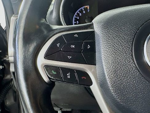 Used 2020 Jeep Grand Cherokee Altitude image 25